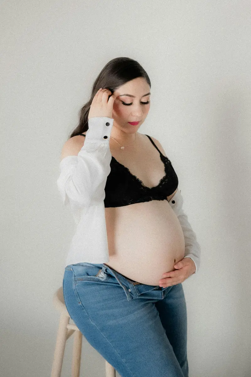 pregnant woman baby bump glowing (1)